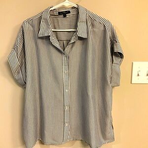 Women’s button down blouse. size 1X